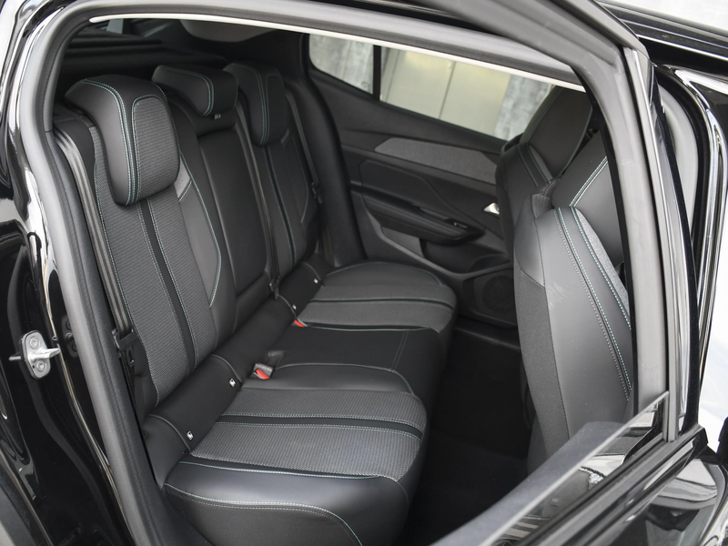 Peugeot 408 Allure 1.2 Hybrid 145pk Automaat ADAPT. CC | 19''L — photo 11
