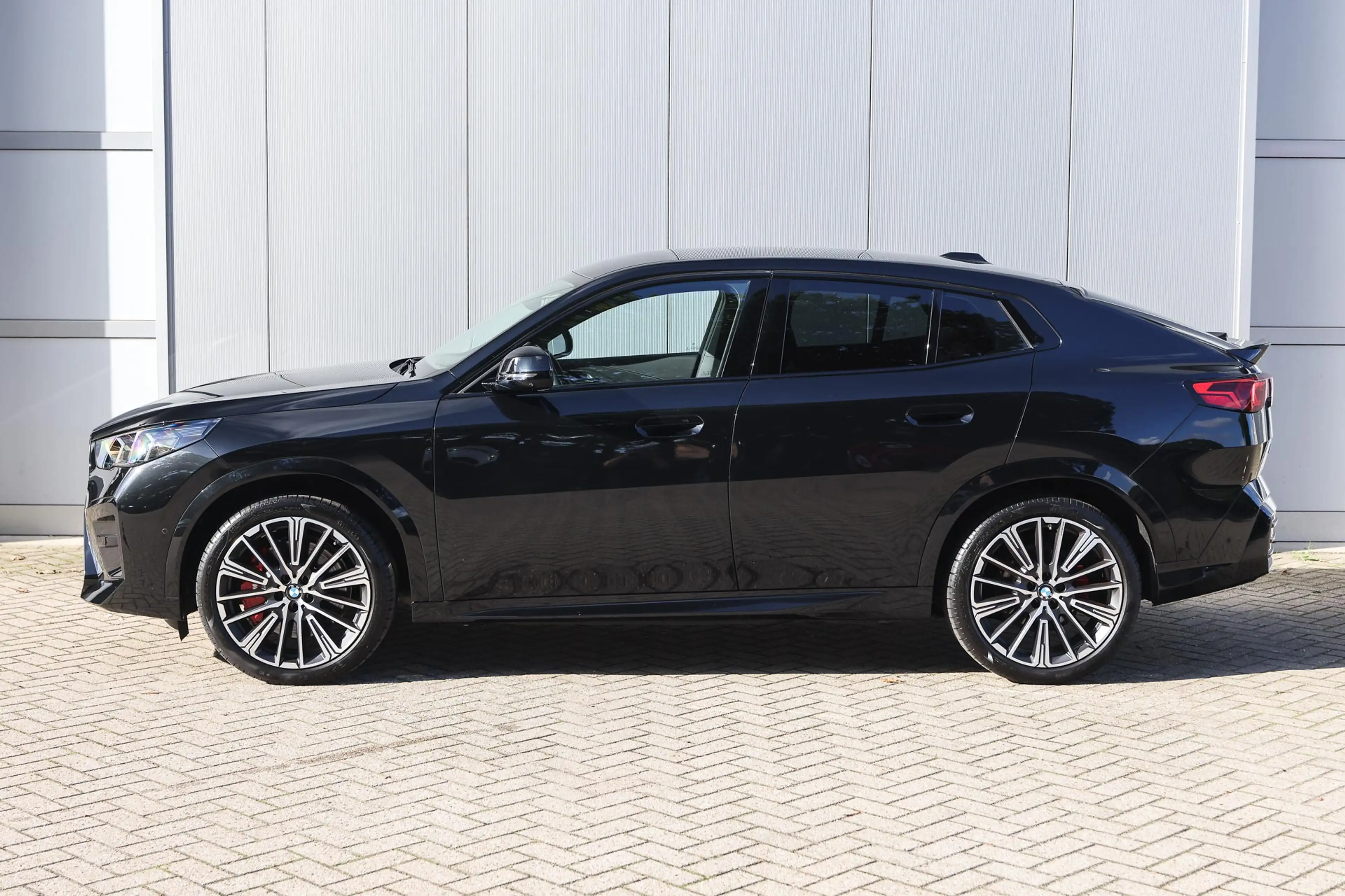 BMW iX2 xDrive30 M Sport / Panoramadak / Sportstoelen / Co — photo 7