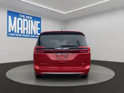 Chrysler Pacifica снимка Chrysler Pacifica