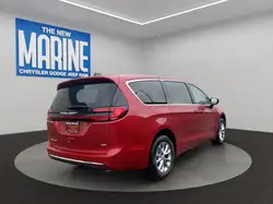 Chrysler Pacifica снимка Chrysler Pacifica