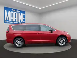 Chrysler Pacifica снимка Chrysler Pacifica
