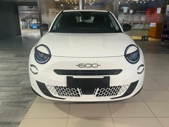 Fiat 600 600 HYBRID BUSINESS EDITION