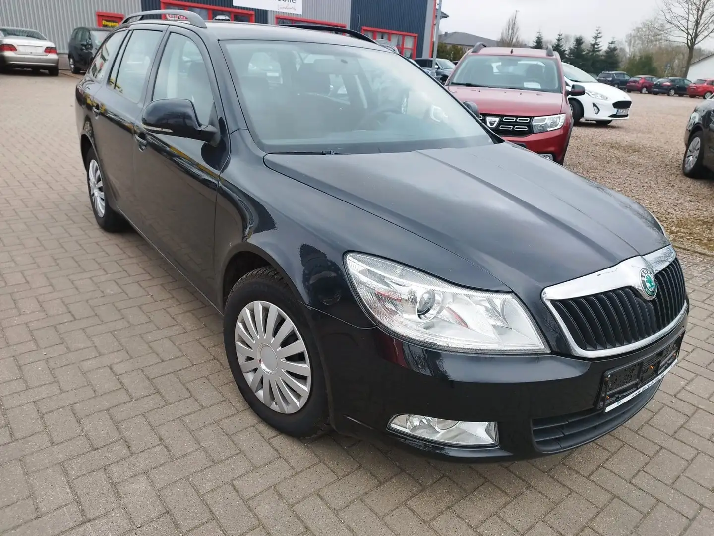 Skoda Octavia Combi Ambiente Zwart - 1