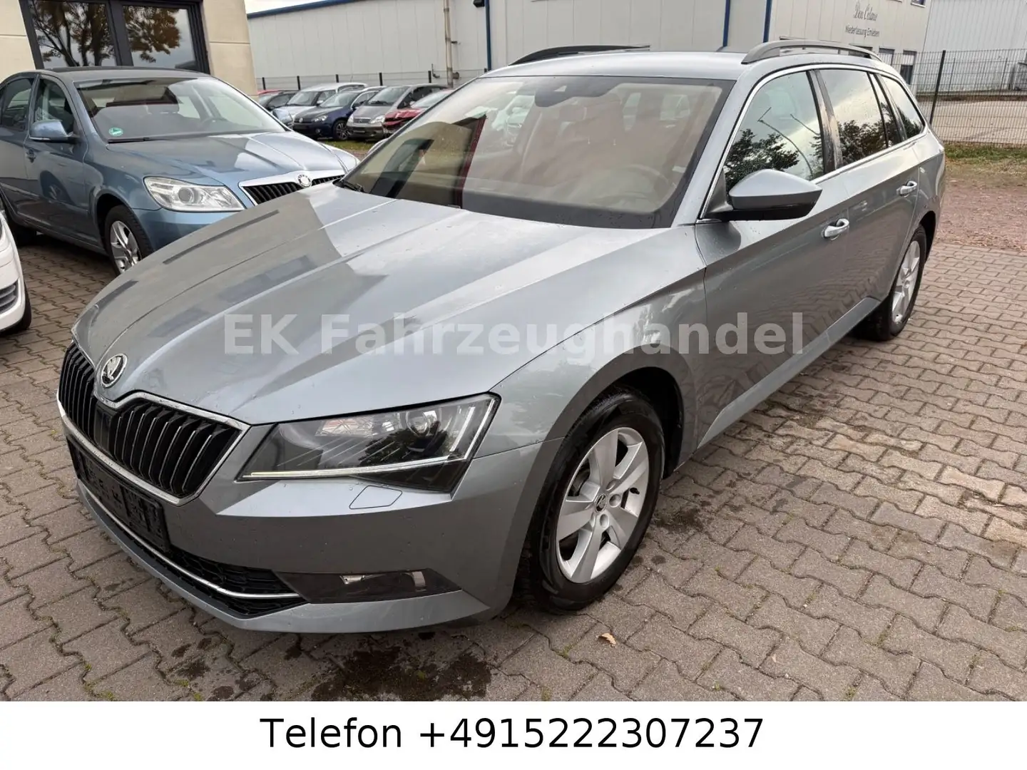 Skoda Superb Combi Ambition Grau - 1