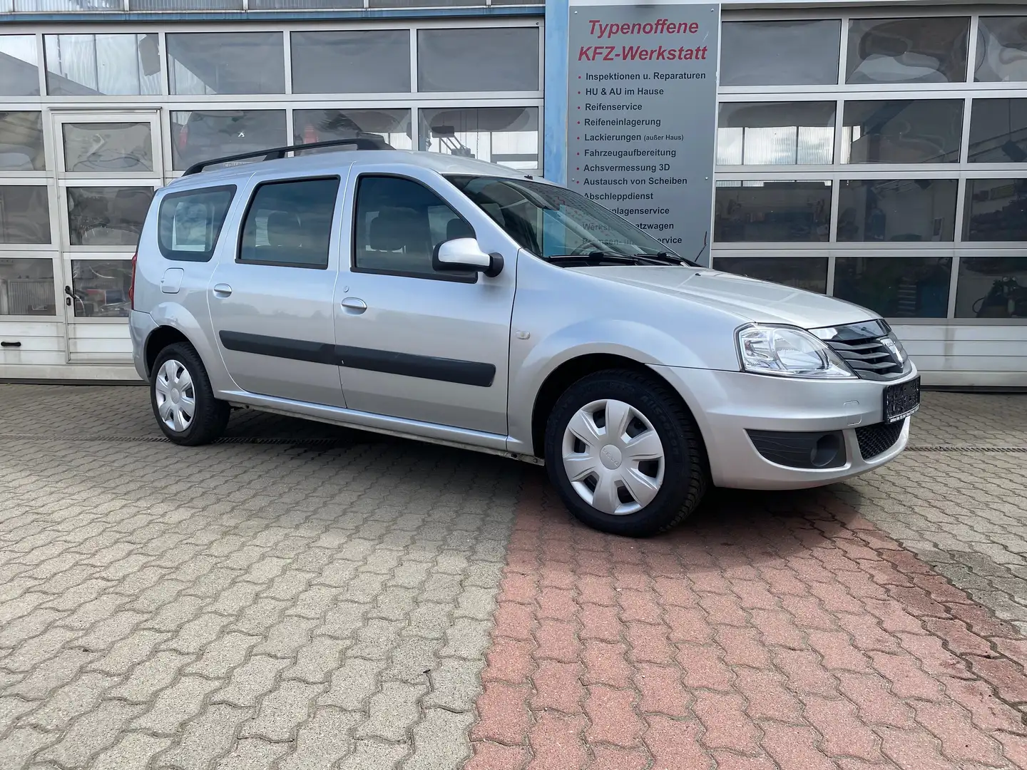 Dacia Logan MCV 1.6 , Klimaanlage, HU/AU neu Серебристый - 2
