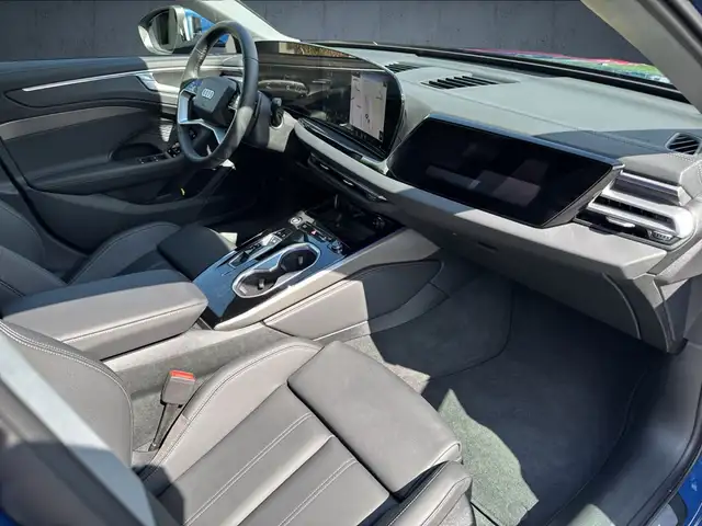 Audi A6 view 15