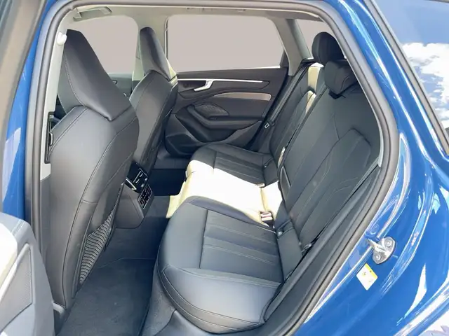 Audi A6 view 13