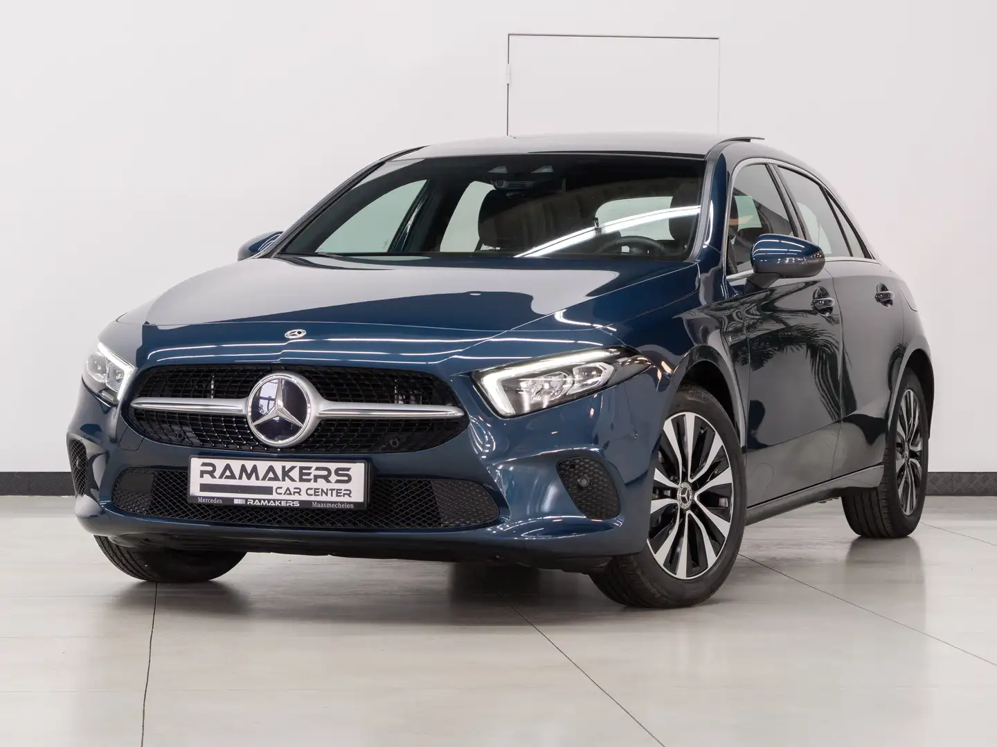 Mercedes-Benz A 250 e PANORAMA Head-Up Carplay Camera Progressive Bleu - 1