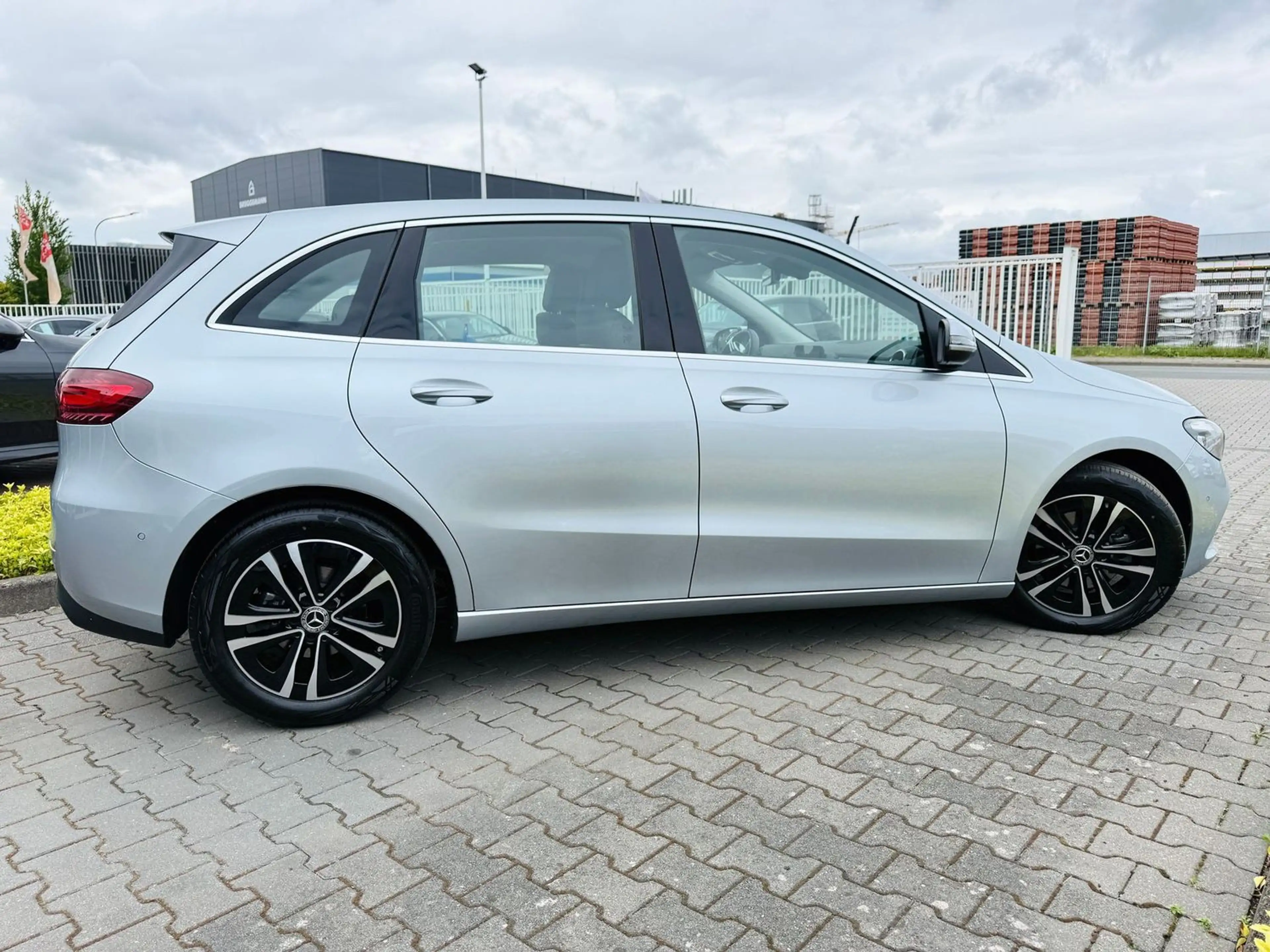 Mercedes-Benz B 180 PROGRESSIVE, Autom., LED, SHZ, RFK, PTS, Easy-Pack — photo 6