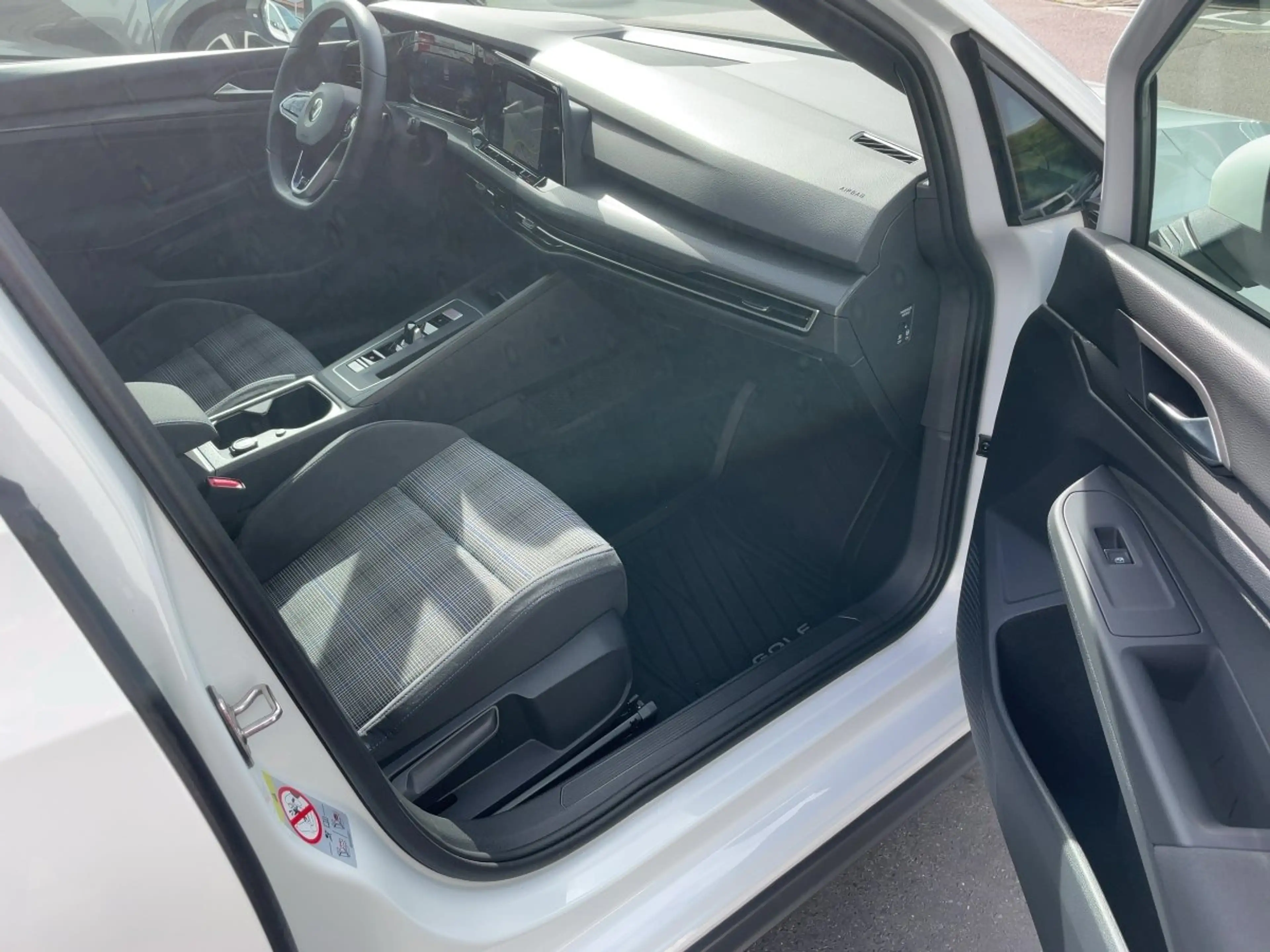 Volkswagen Golf GTE Golf VIII 1.4 GTE e ACC+LED+Navi+SHZ+KlimaA+LM — photo 14