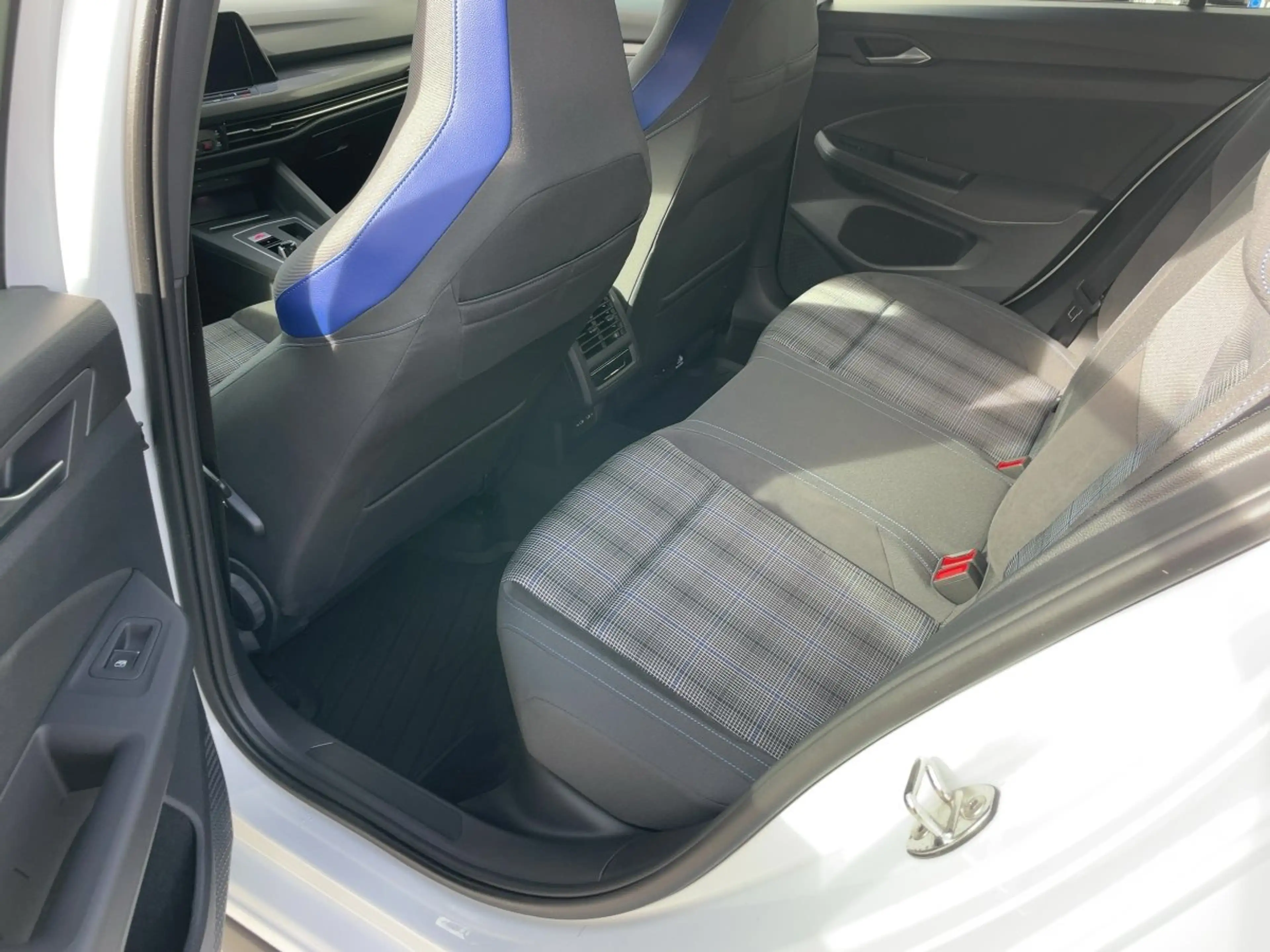 Volkswagen Golf GTE Golf VIII 1.4 GTE e ACC+LED+Navi+SHZ+KlimaA+LM — photo 9