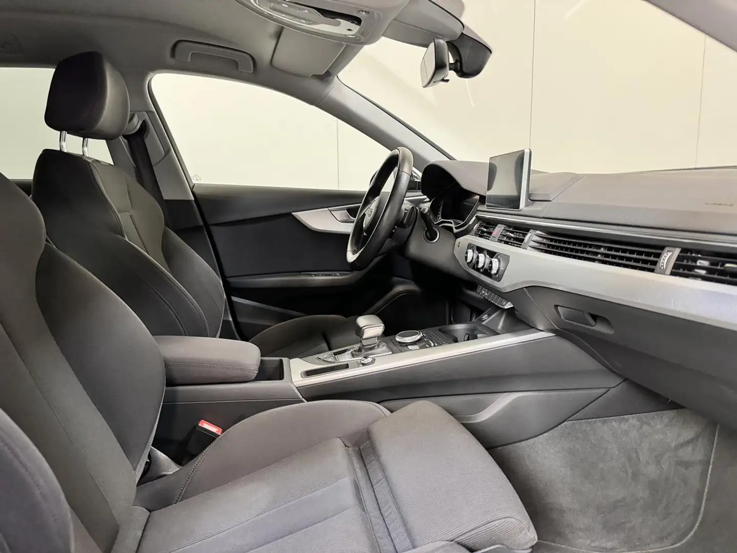 Audi A4 Avant 1.4 Benzine Autom. - GPS - Topstaat! 1Ste... Noir - 2