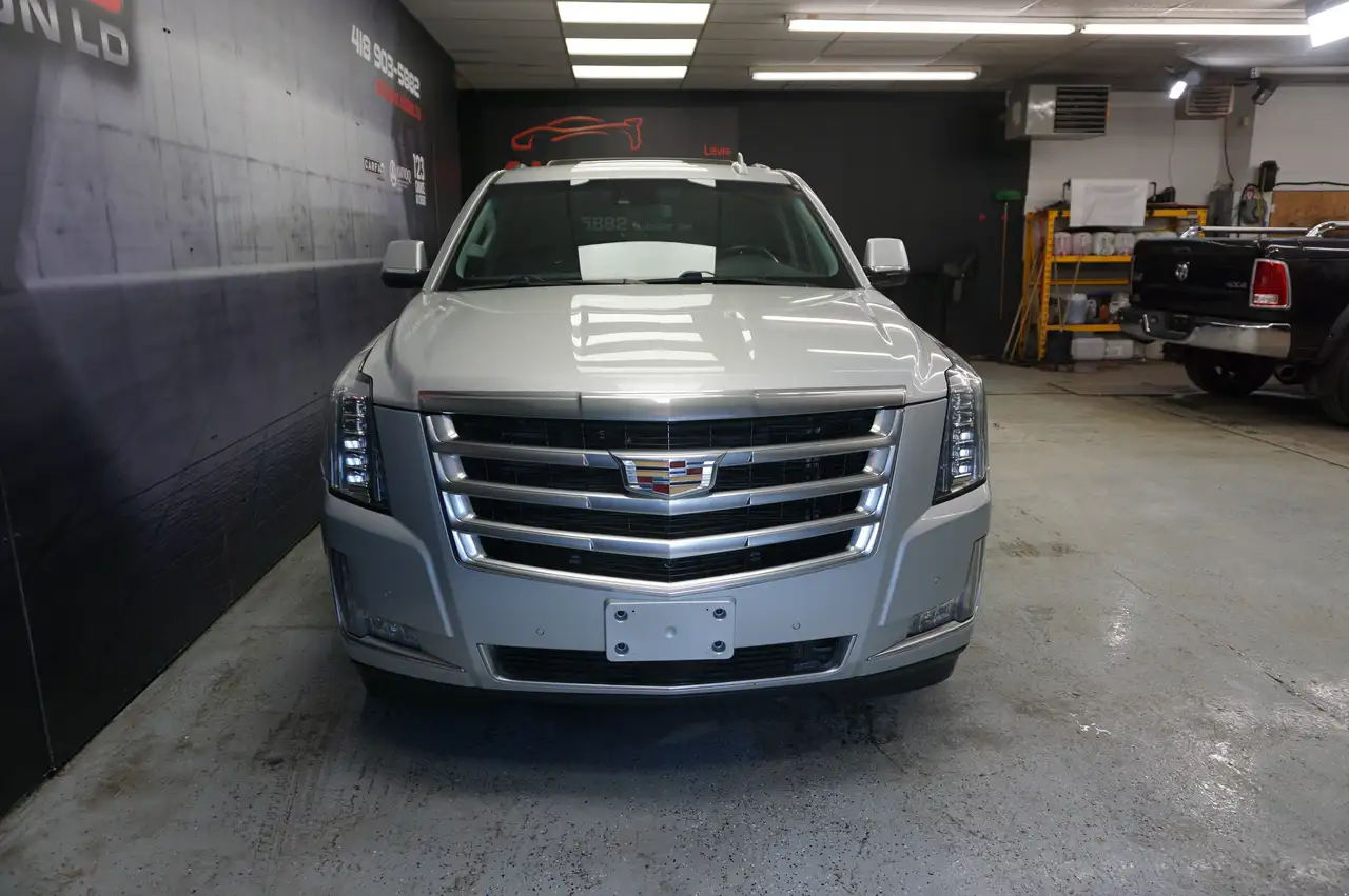 Cadillac Escalade снимка Cadillac Escalade