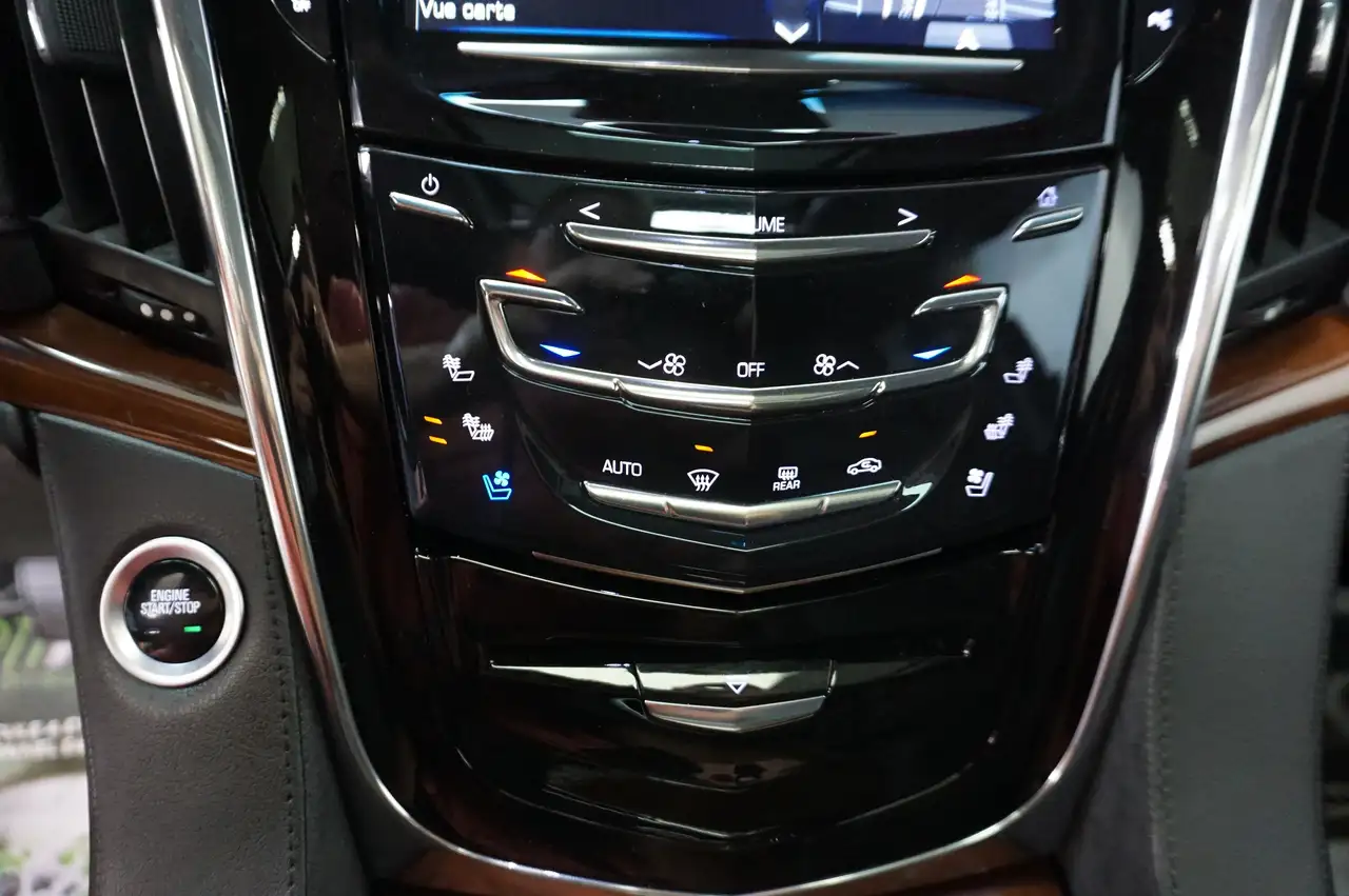 Cadillac Escalade снимка Cadillac Escalade