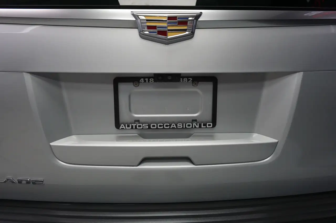Cadillac Escalade снимка Cadillac Escalade