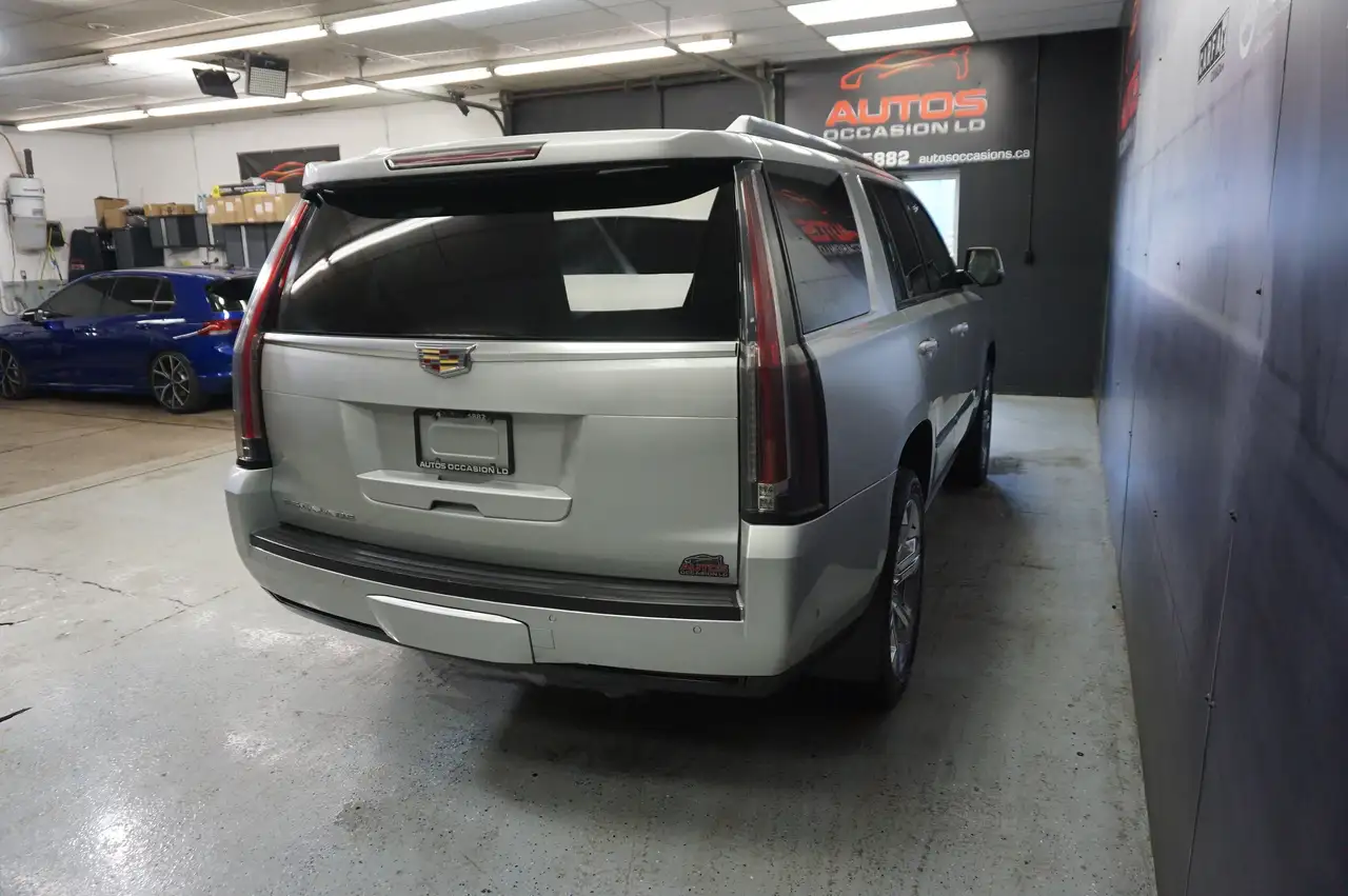 Cadillac Escalade снимка Cadillac Escalade