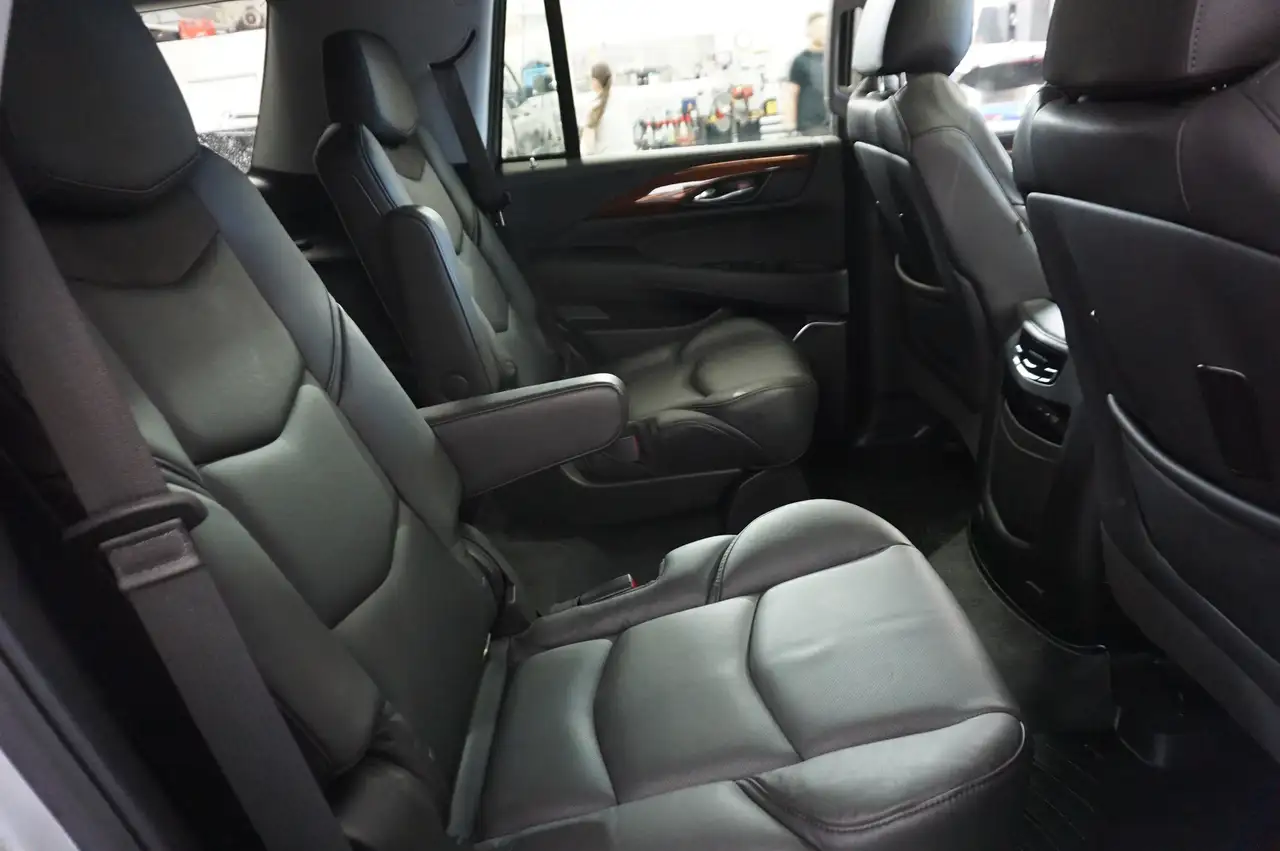 Cadillac Escalade снимка Cadillac Escalade