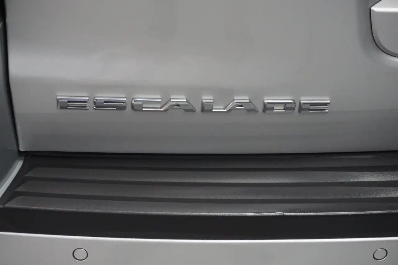 Cadillac Escalade снимка Cadillac Escalade