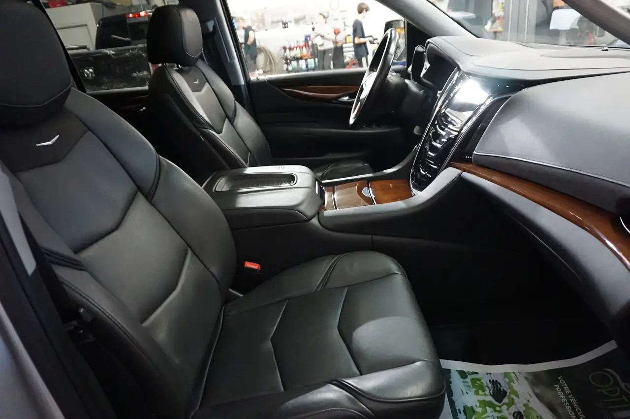Cadillac Escalade снимка Cadillac Escalade
