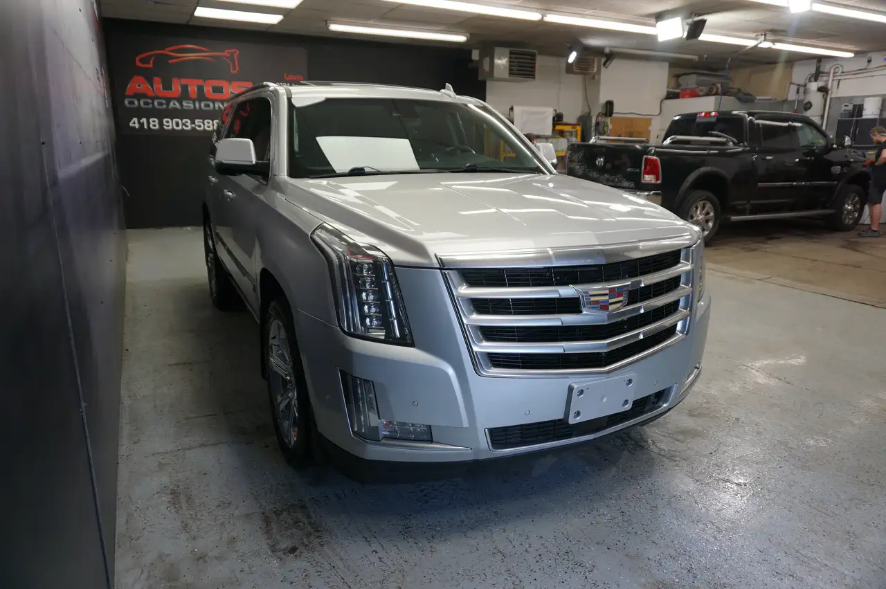 Cadillac Escalade снимка Cadillac Escalade