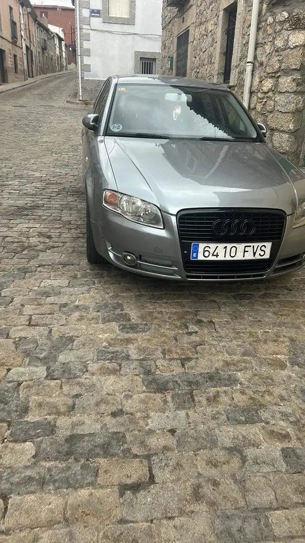 Audi A4 Berlina Gris - 1