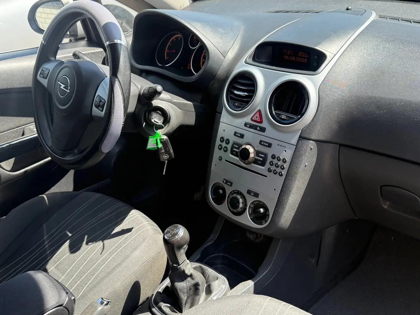 Opel Corsa 1.4-16V Enjoy Airco 5d Apk tot 30-06-2026 Grijs - 2