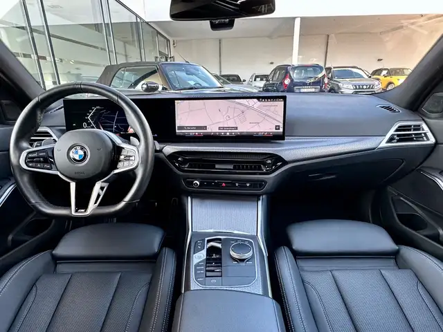 BMW 3 Series view 14