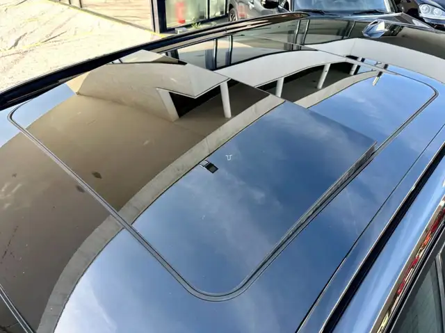 BMW 3 Series view 11