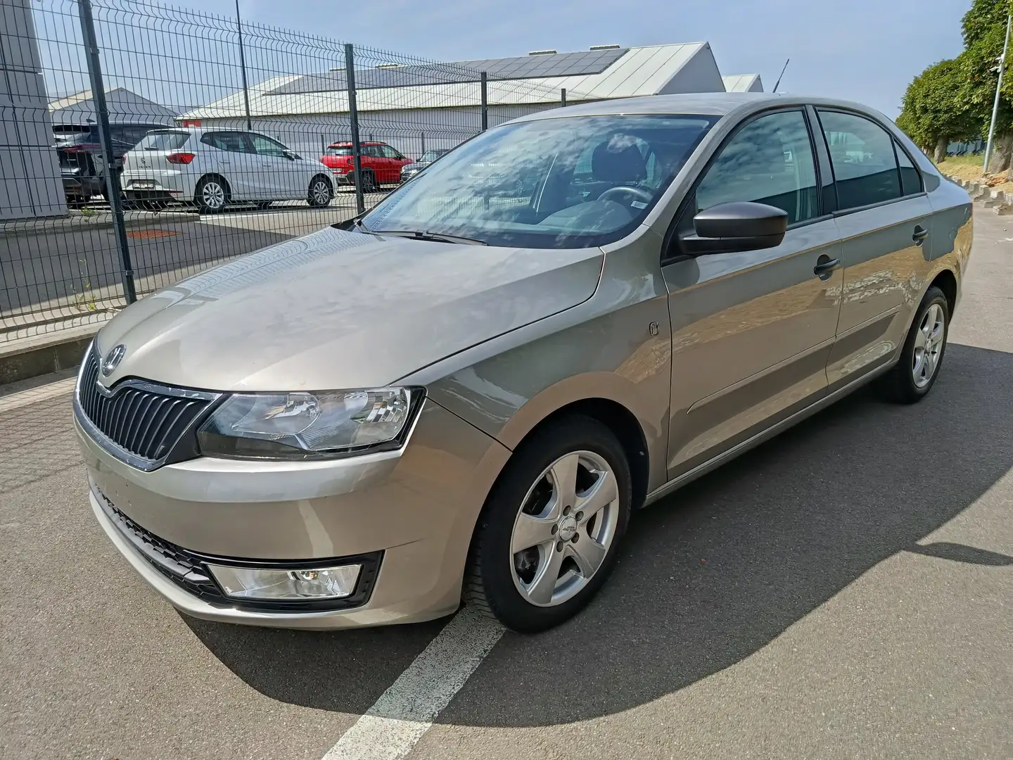 Skoda Rapid/Spaceback 1.2 TSI Active Beige - 1