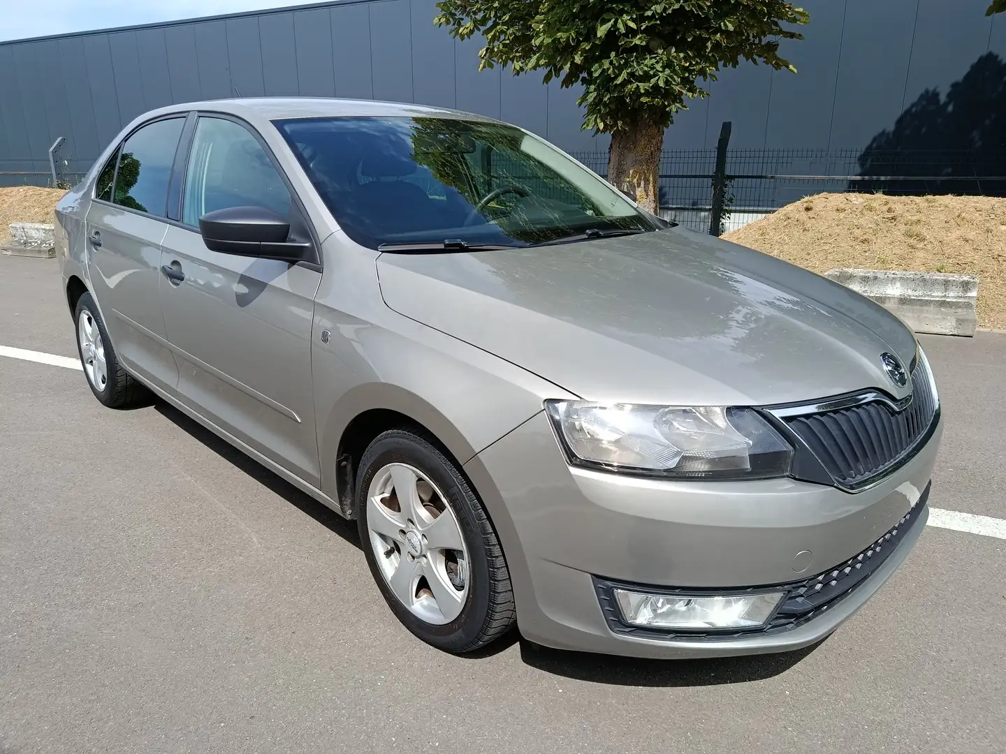 Skoda Rapid/Spaceback 1.2 TSI Active Beige - 2