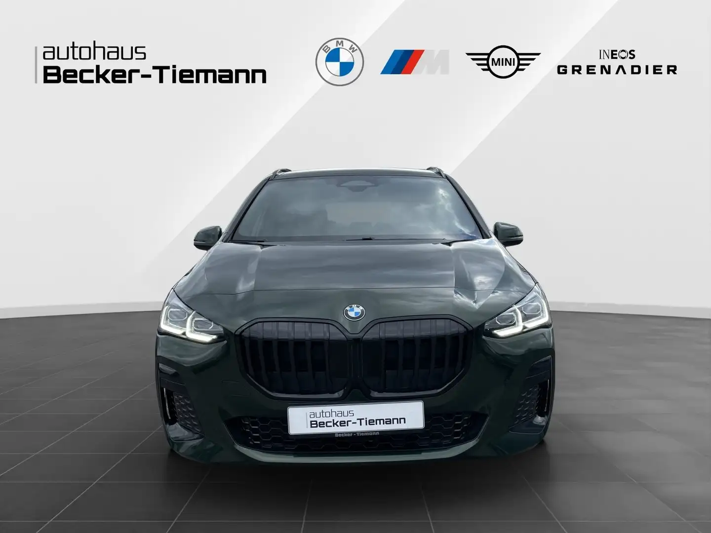 BMW 220 i Active Tourer,Automatik,M Sportpaket,LED Scheinw Grün - 2