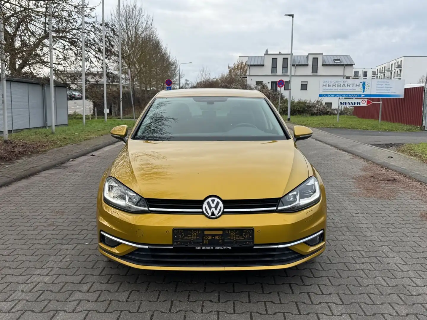 Volkswagen Golf VII Comfortline BMT ACC*LED*KAMERA*AHK Jaune - 2