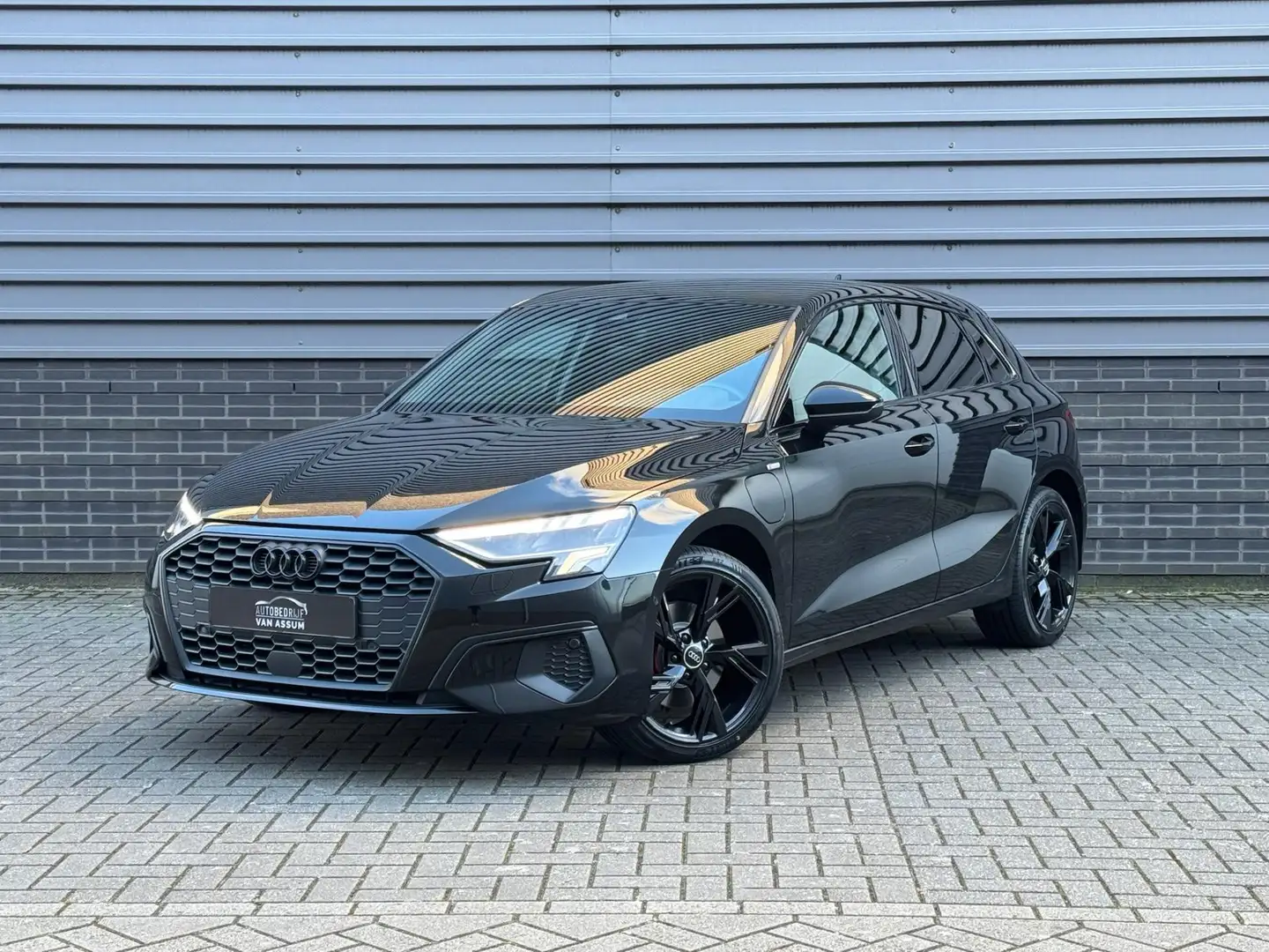 Audi A3 Sportback 40 TFSIe S-line | Camera | Navi | PDC |1 Fekete - 1