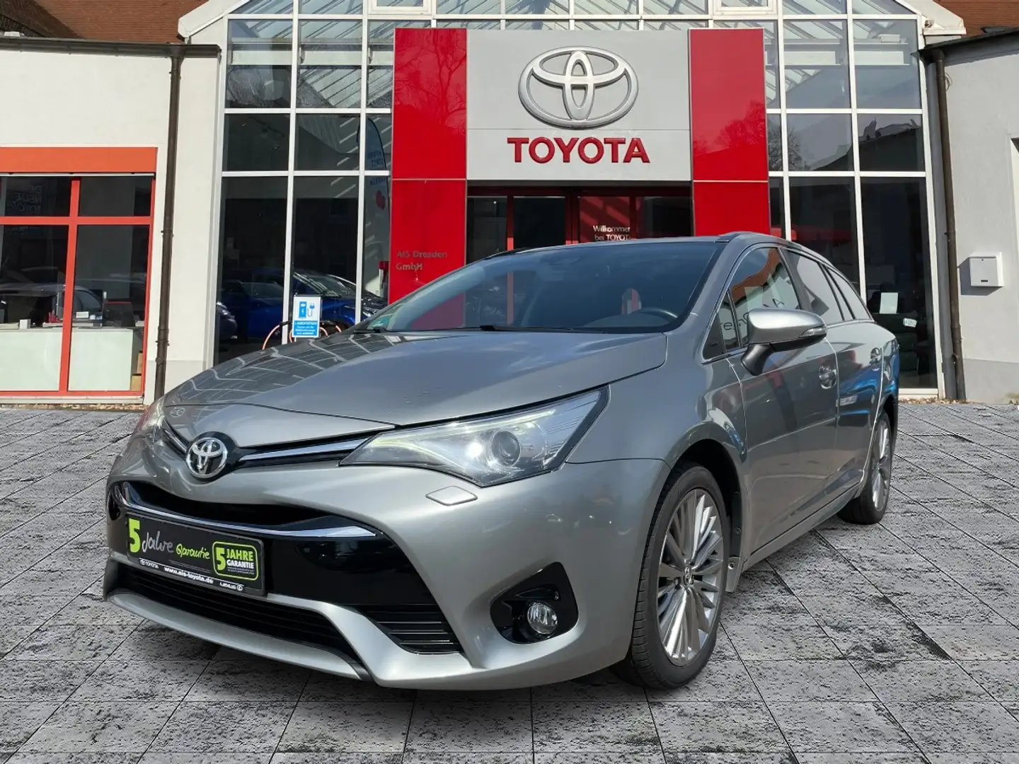 Toyota Avensis TS 1.8 Edition-S Pano*Xenon*KAM*SHZ Серебристый - 2