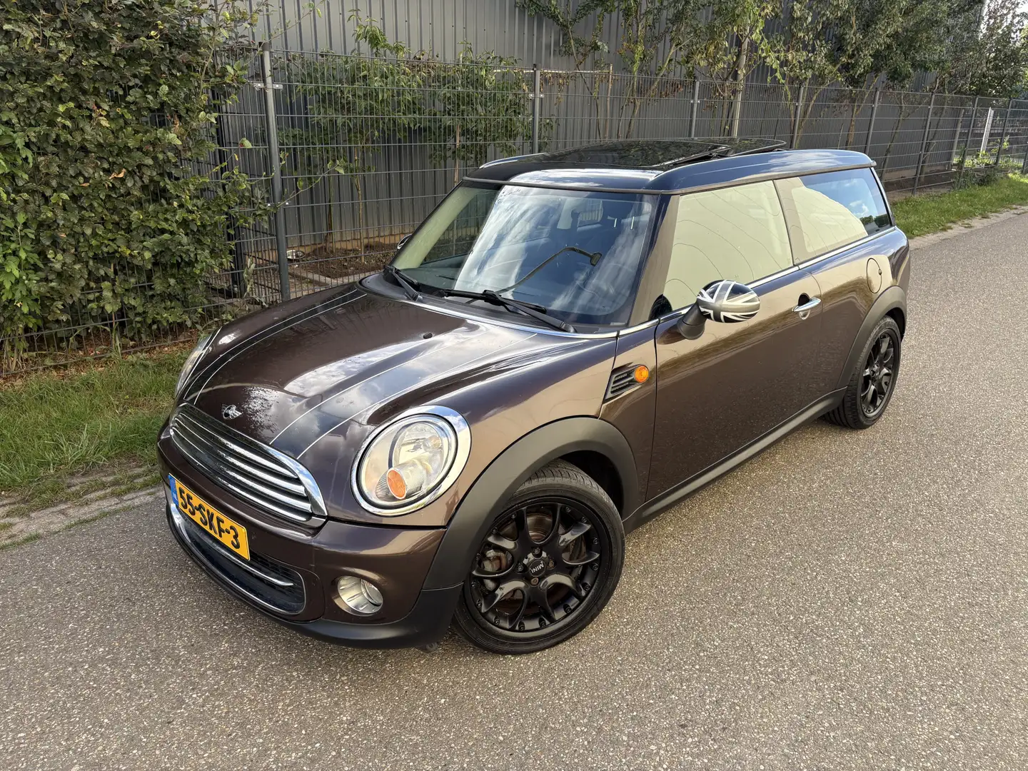 MINI Cooper Clubman Mini 1.6 Business Line / AUTOMAAT / PANORAMADAK / Brun - 2