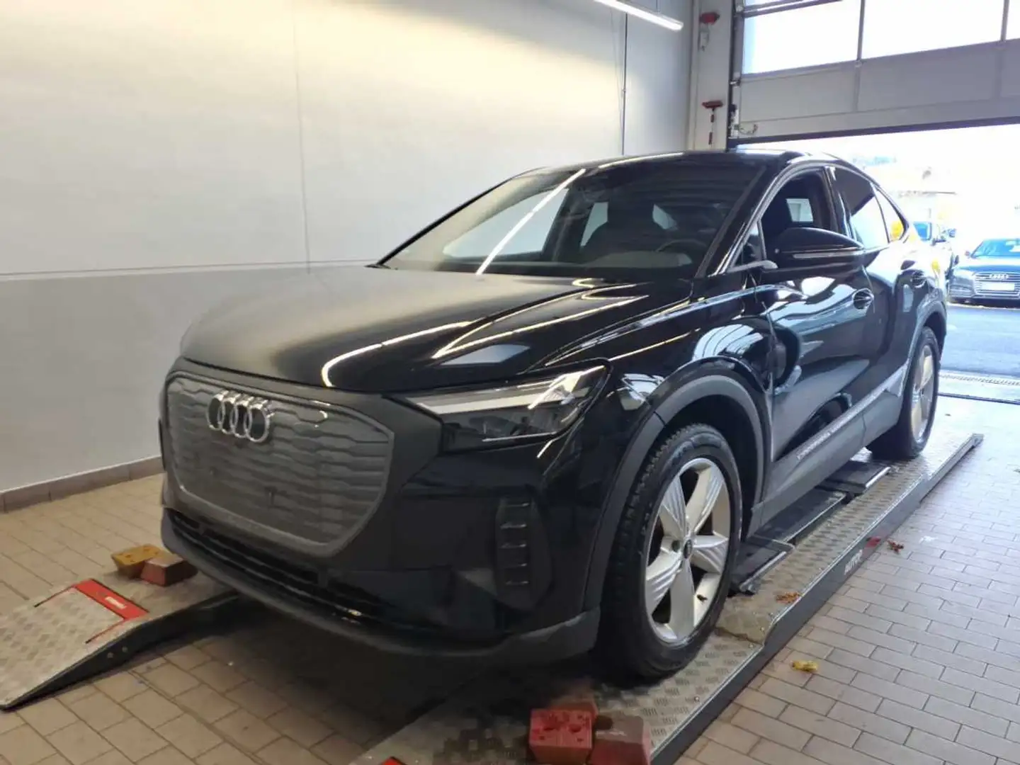 Audi Q4 e-tron 35 +VIRTUAL+LED+ASSISTS+PDC+ Schwarz - 2