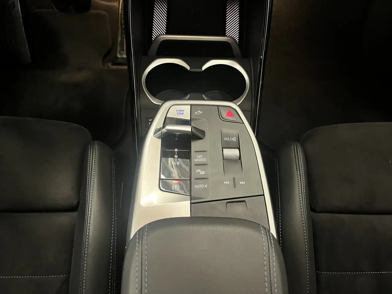 BMW iX1 xDrive30 *M-Sportpaket / Innovationspaket / AHV*, миниатюра 13