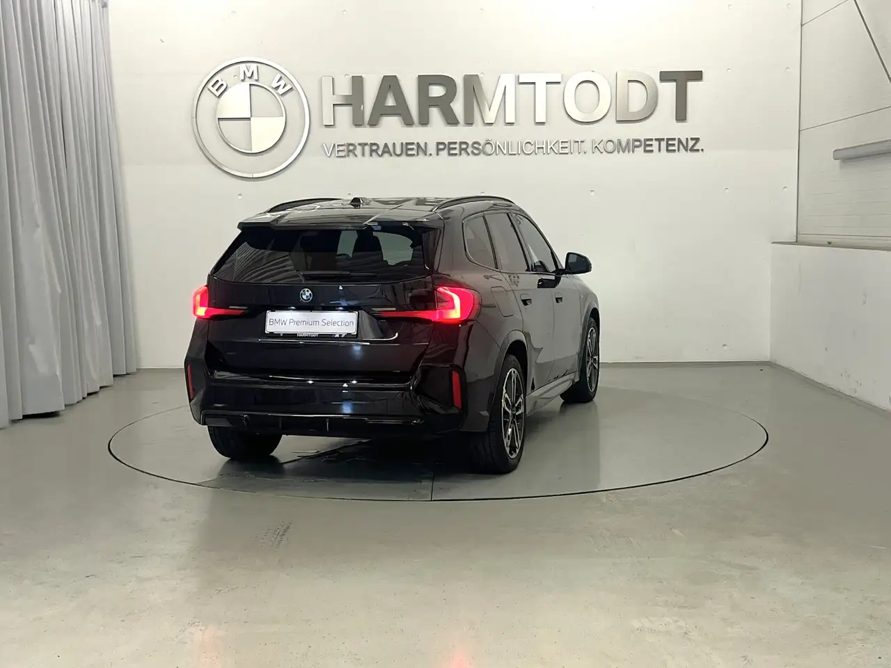 BMW iX1 xDrive30 *M-Sportpaket / Innovationspaket / AHV*, миниатюра 6