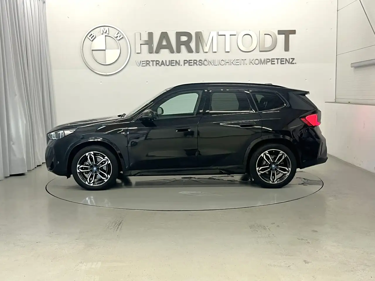 BMW iX1 xDrive30 *M-Sportpaket / Innovationspaket / AHV*, миниатюра 4