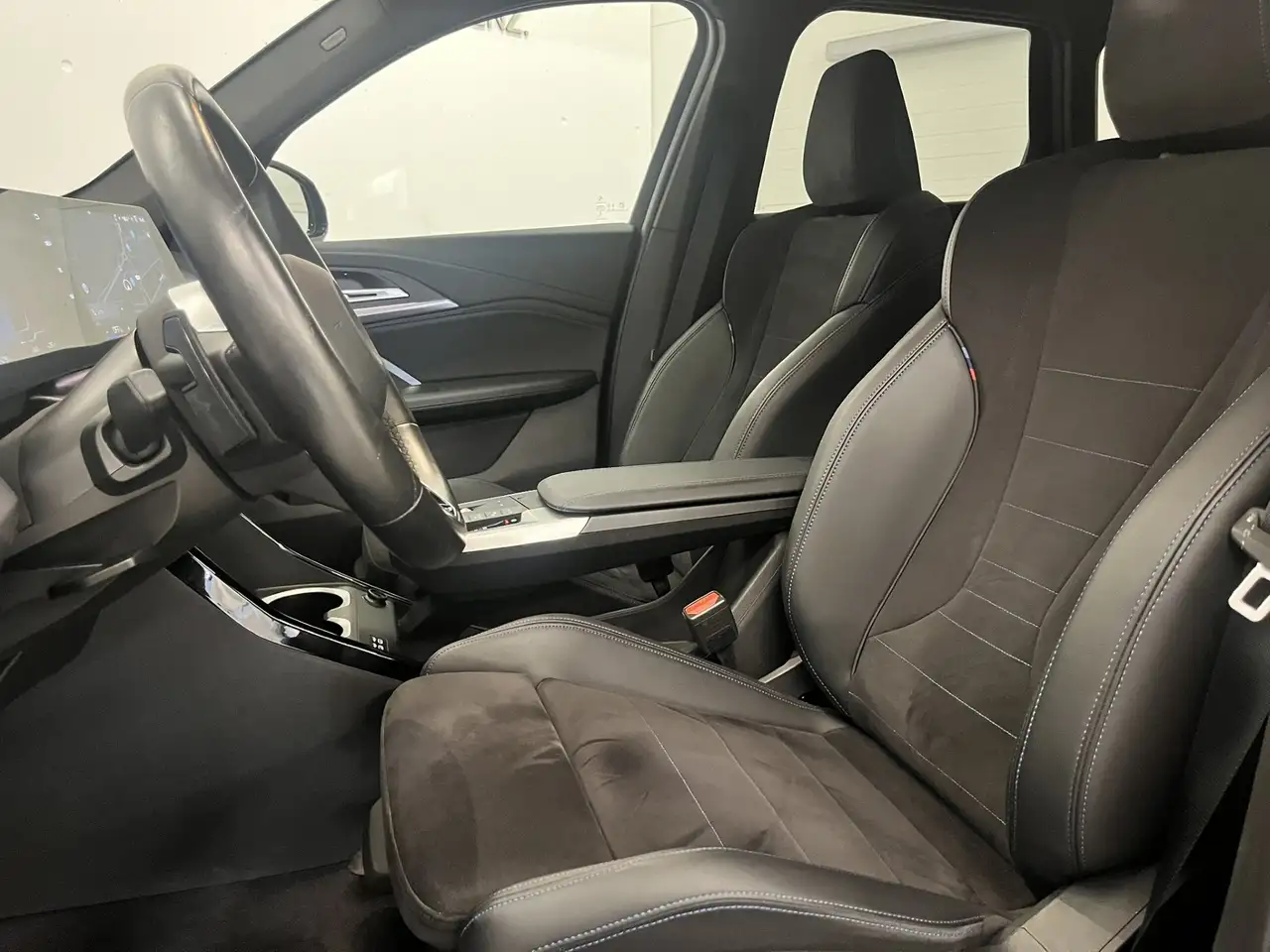 BMW iX1 xDrive30 *M-Sportpaket / Innovationspaket / AHV*, миниатюра 14