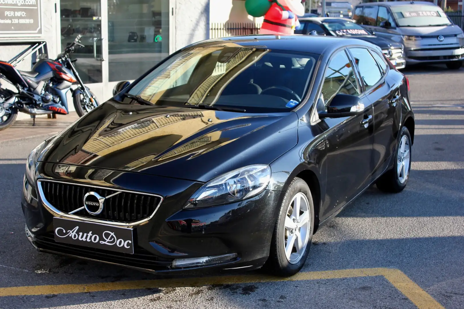 Volvo V40 V40 D2 BUSINESS AUTOCARRO N1 Schwarz - 1