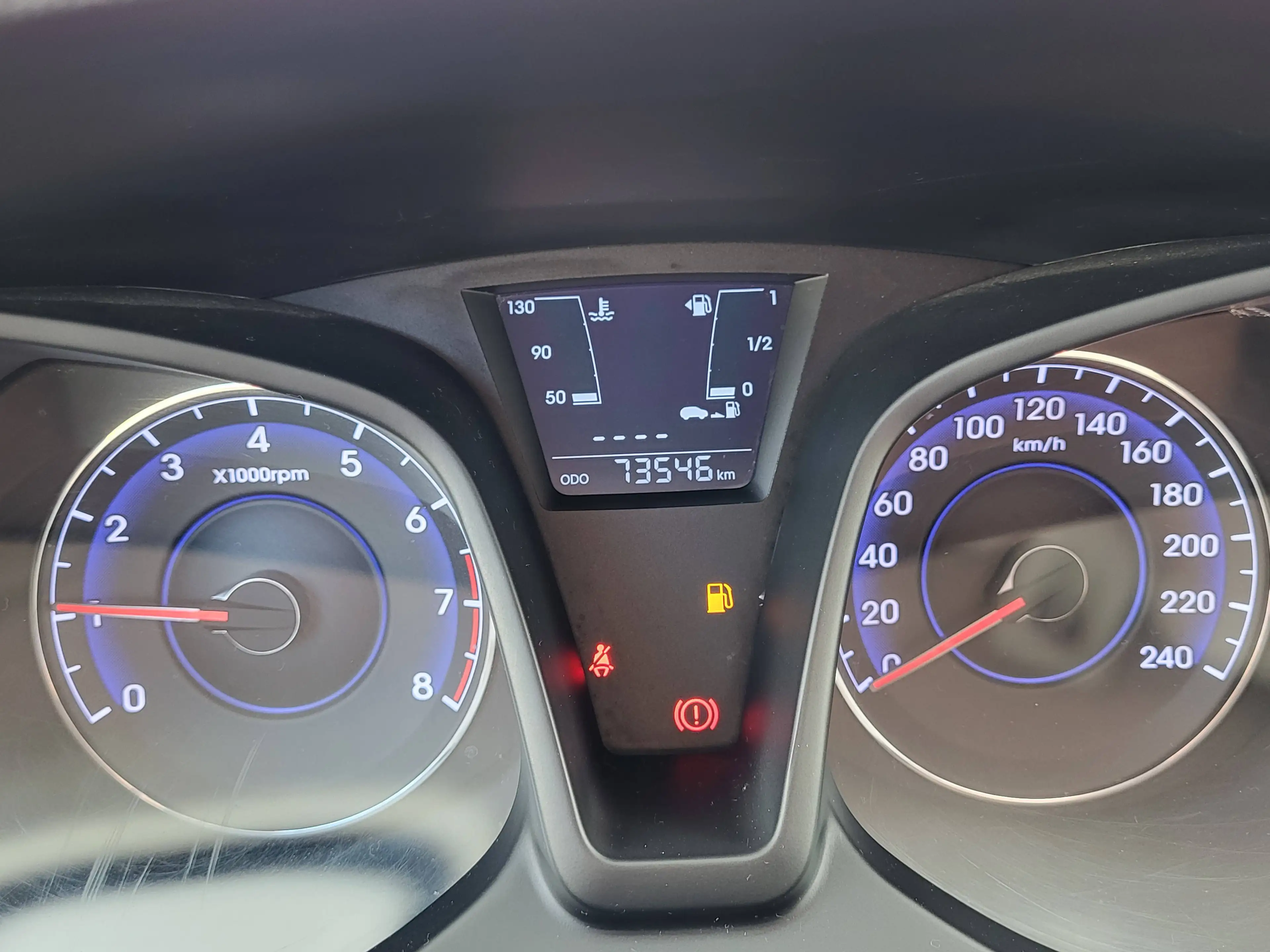 Hyundai iX20 blue Passion — photo 8