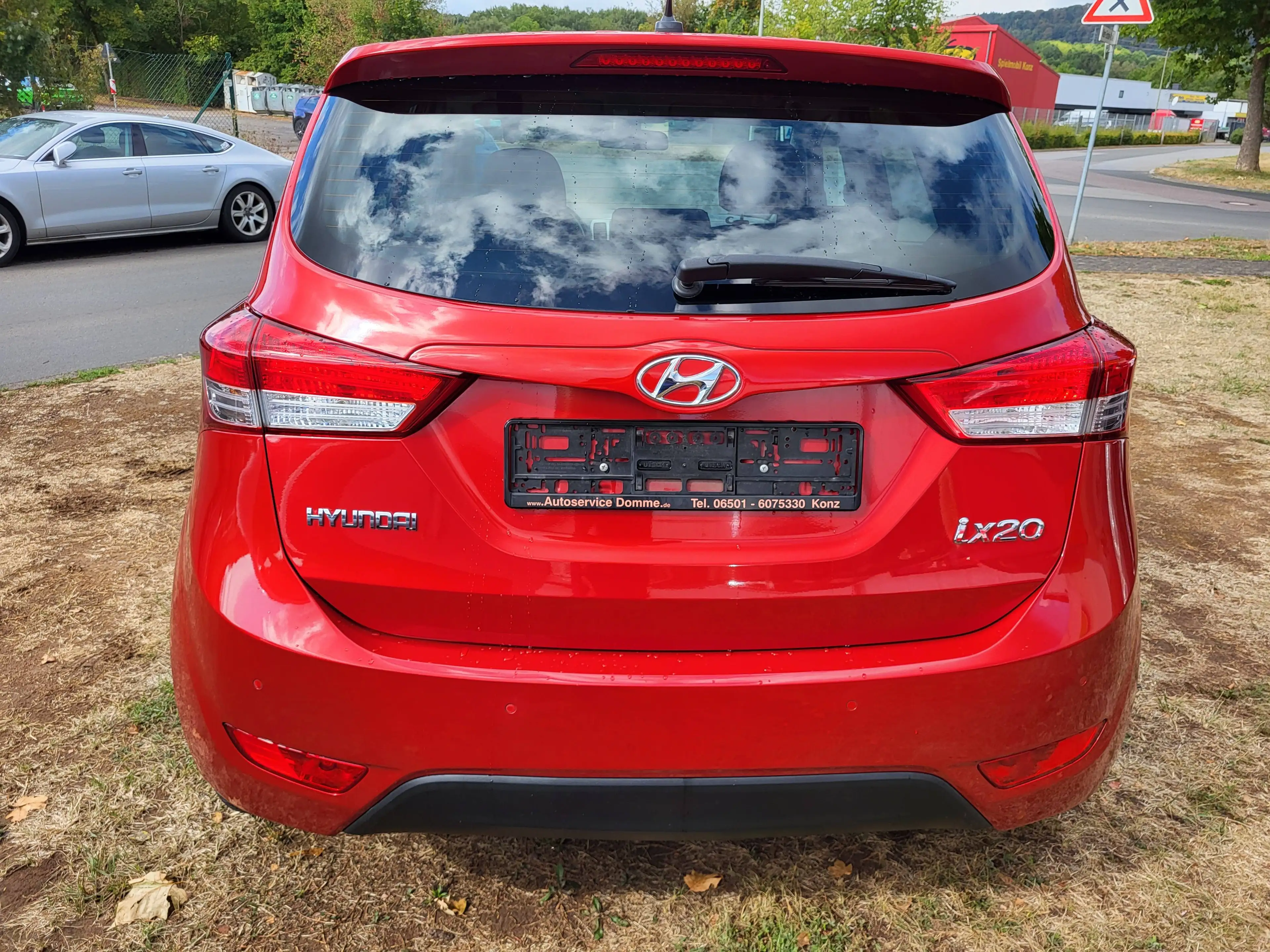 Hyundai iX20 blue Passion — photo 4