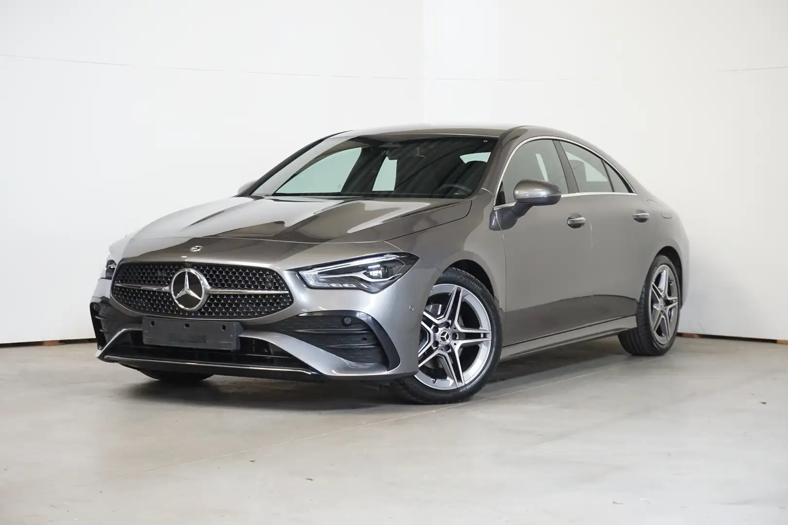 Mercedes-Benz CLA 180 AMG - KEYLESS GO Grijs - 1