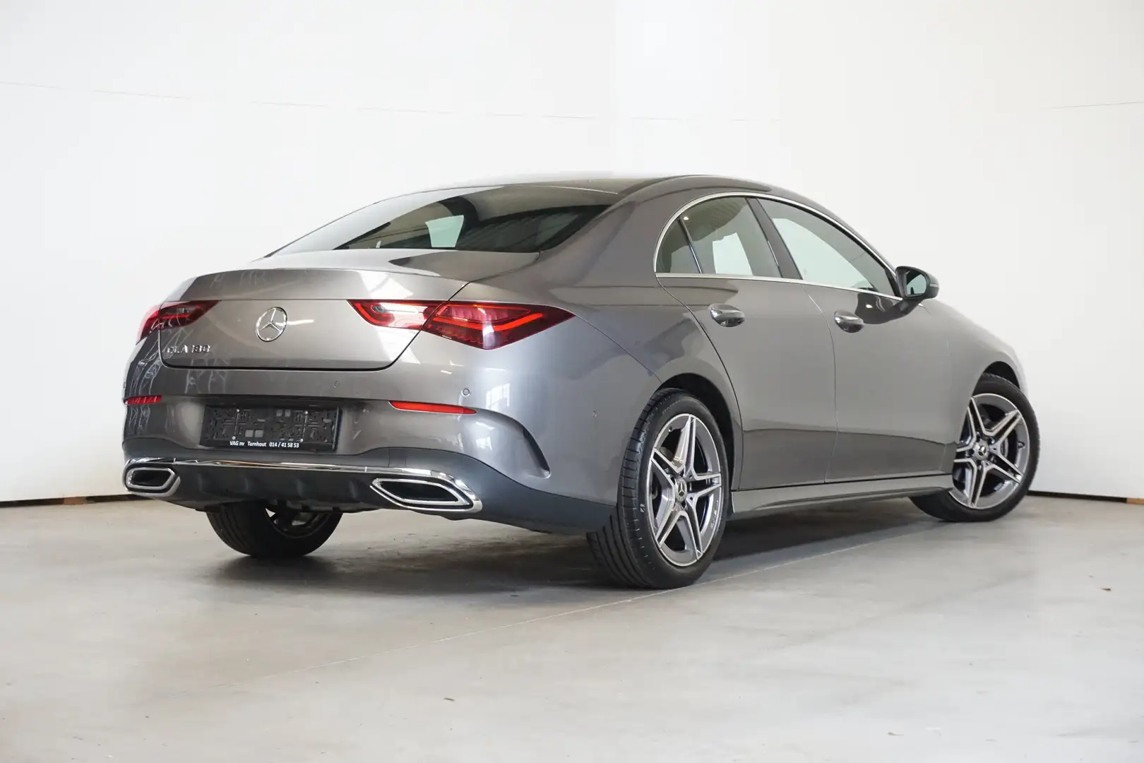 Mercedes-Benz CLA 180 AMG - KEYLESS GO Grijs - 2
