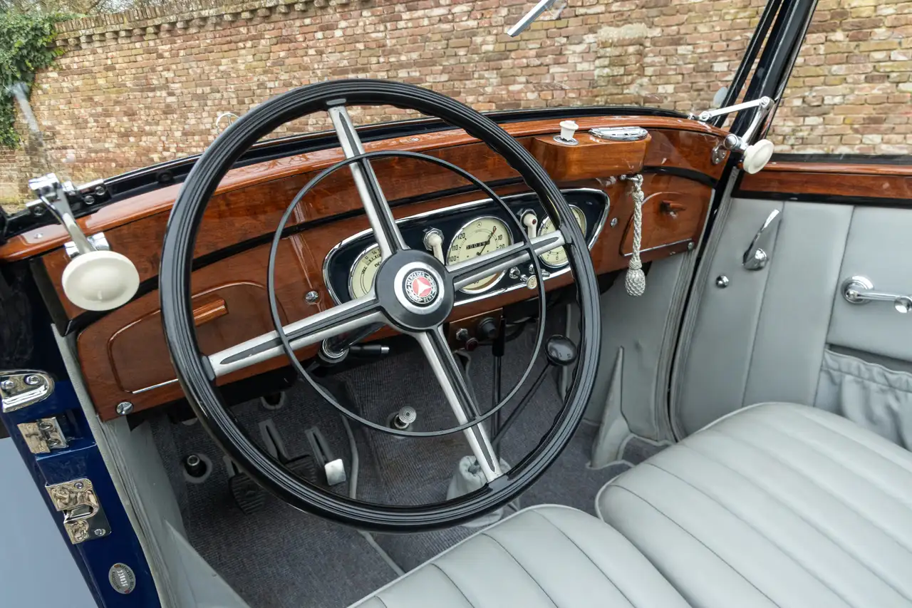 Mercedes-Benz C 200 Cabriolet "Bare metal-Frame off restoration" "Bare, foto 3