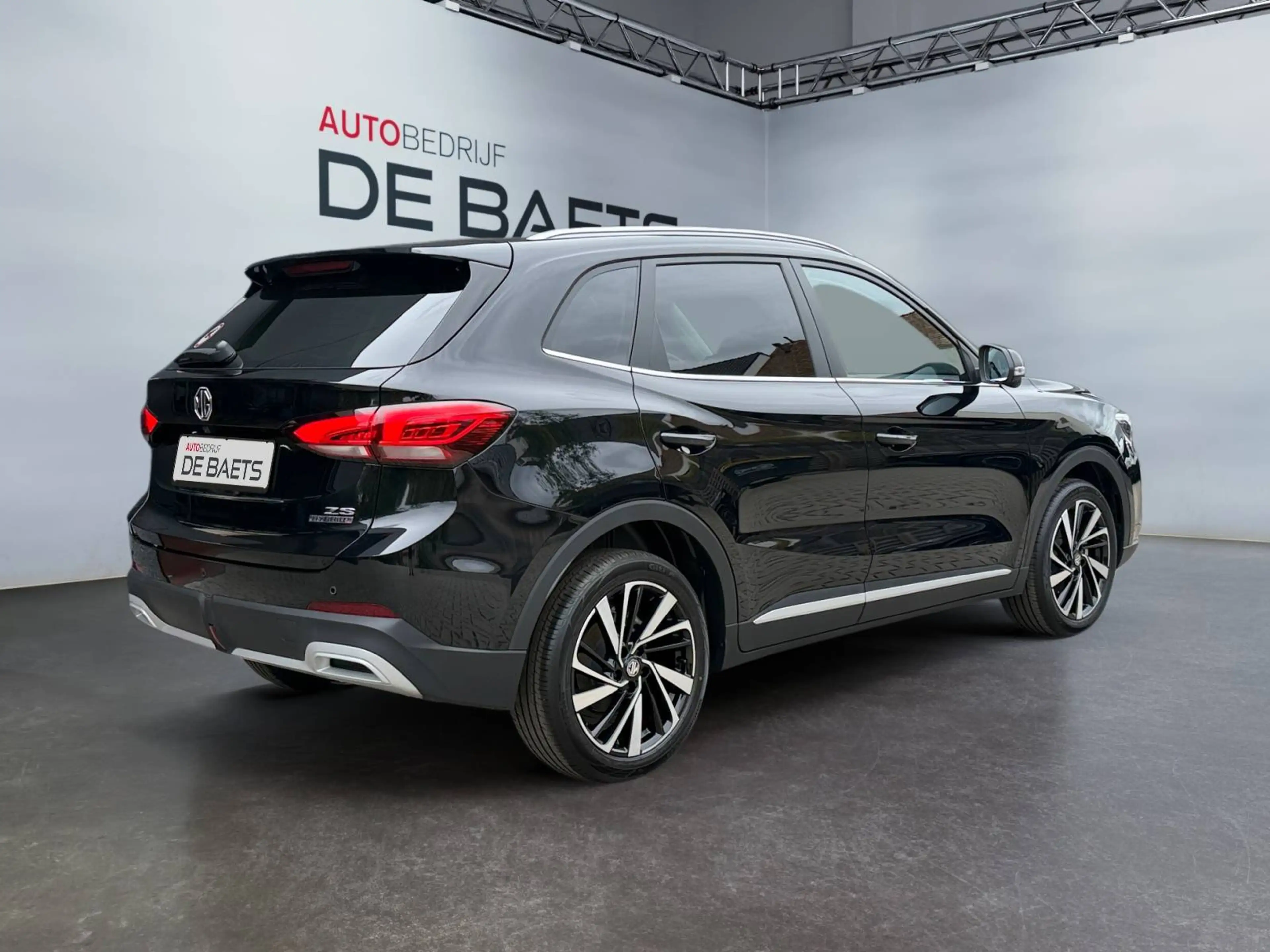 MG ZS *LUXURY*1.5L*HYBRID*197HP*AT*ANDROIDAUTO*CARPLAY*CAMERA*GARANTIE — photo 3