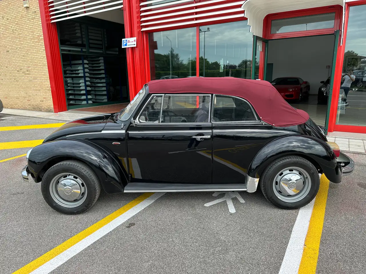 Volkswagen Beetle 1303 CABRIO, RESTAURATA COMPLETAMENTE! TARGA NERA!, foto 12