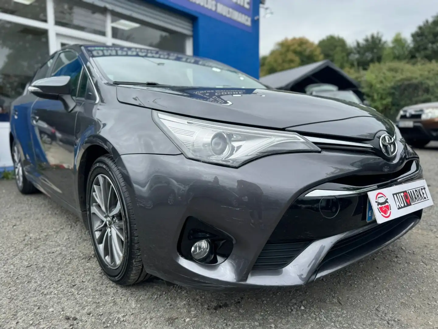 Toyota Avensis 150D Executive Gris - 2