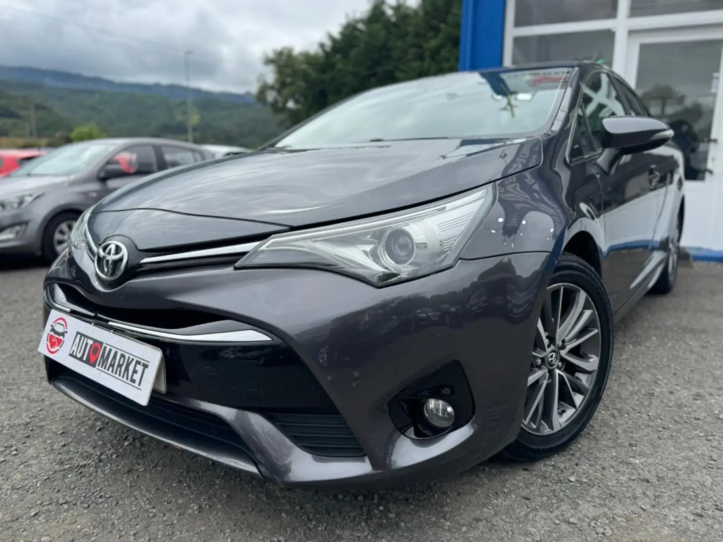 Toyota Avensis 150D Executive Gris - 1